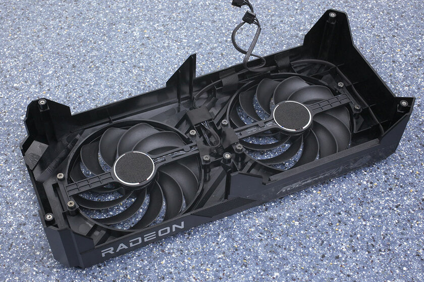 Обзор ASUS ROG Strix Radeon RX 7600 OC: самая тихая, мощная и дорогая — Дизайн корпуса. 8