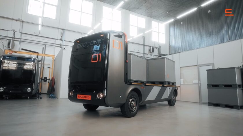 В России запустили в работу беспилотные грузовики: они трудятся в сортировочном центре