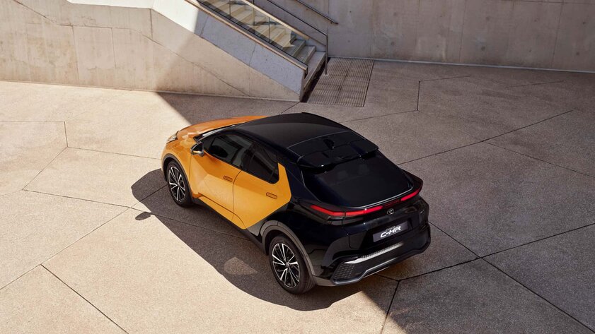 Представлена новая Toyota C-HR 2024: машина изменилась снаружи и внутри
