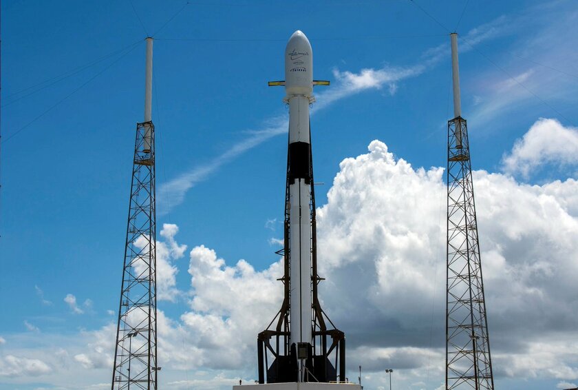 «Покупка» ракеты у России и дружба с NASA: как Илон Маск сделал SpaceX главной космокомпанией — 1,6 миллиарда долларов не самому надёжному ракетостроителю. 1