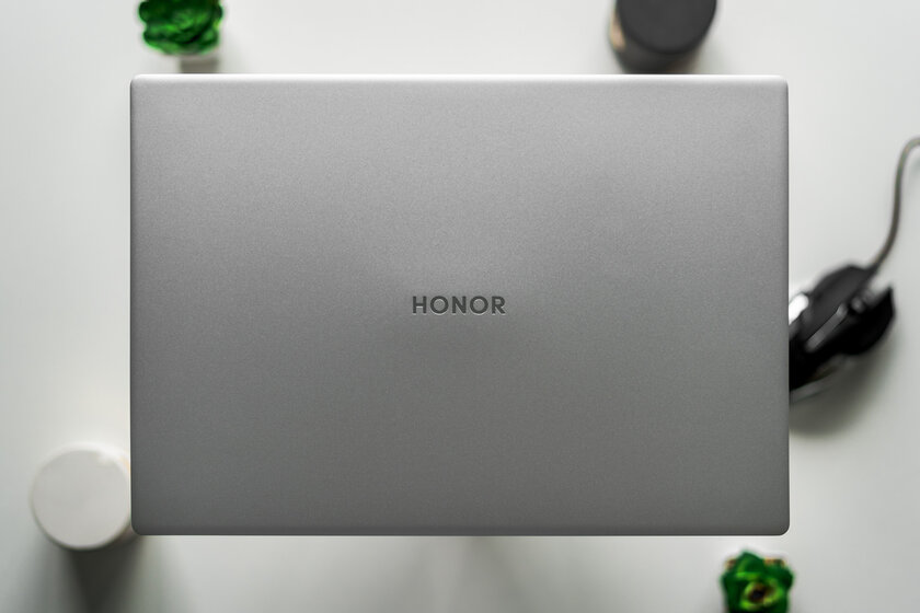 Этот большой, но компактный ноутбук подходит абсолютно для всего. Обзор HONOR MagicBook X 16 Pro — Внешний вид и разъемы. 1