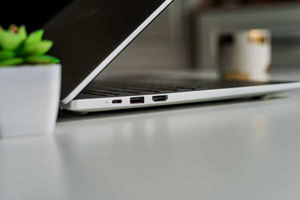 Этот большой, но компактный ноутбук подходит абсолютно для всего. Обзор HONOR MagicBook X 16 Pro — Внешний вид и разъемы. 2