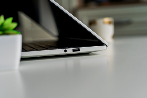 Этот большой, но компактный ноутбук подходит абсолютно для всего. Обзор HONOR MagicBook X 16 Pro — Внешний вид и разъемы. 3