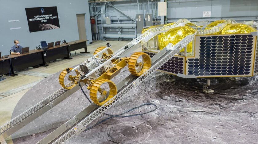 В NASA создают луноход-охотник: он будет искать лёд на дне кратеров