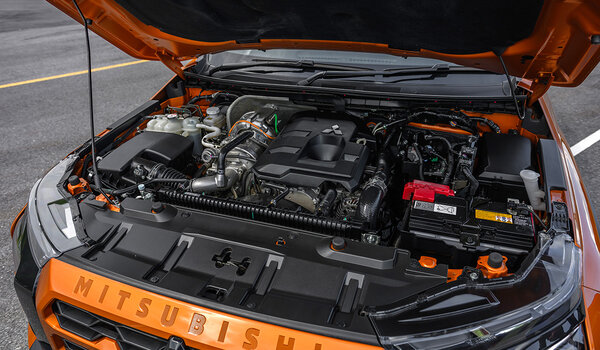 Представлен новый Mitsubishi L200: мощный дизель и фирменный привод Super Select 4WD