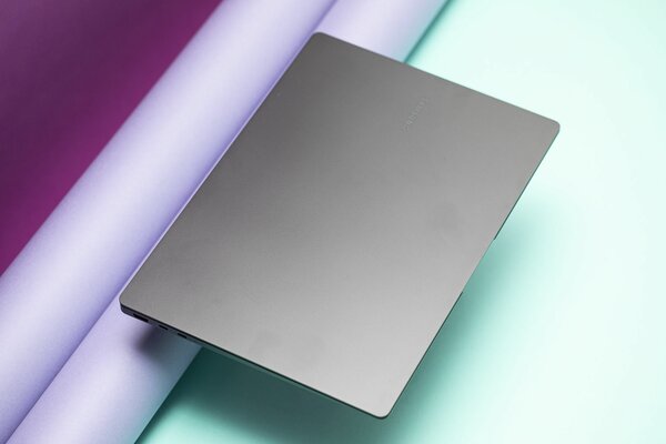 Этот ноутбук для тех, кто не признаёт MacBook — Samsung рискнула, и у неё получилось. Вот обзор
