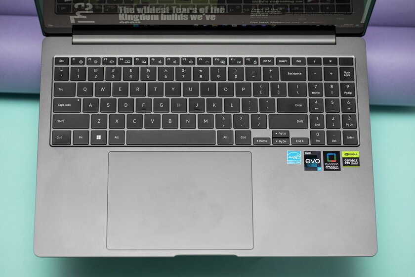 Этот ноутбук для тех, кто не признаёт MacBook — Samsung рискнула, и у неё получилось. Вот обзор