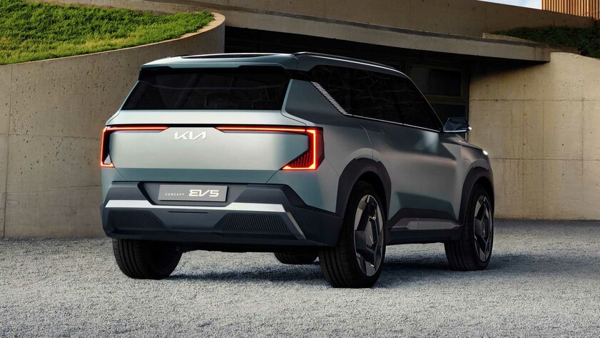 Кузов будущего и роскошный салон: представлен электрический кроссовер Kia EV5