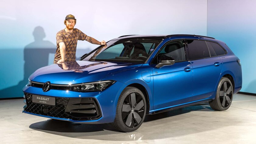 Огромный дисплей и никакого седана: Volkswagen представила новый Passat в кузове универсал