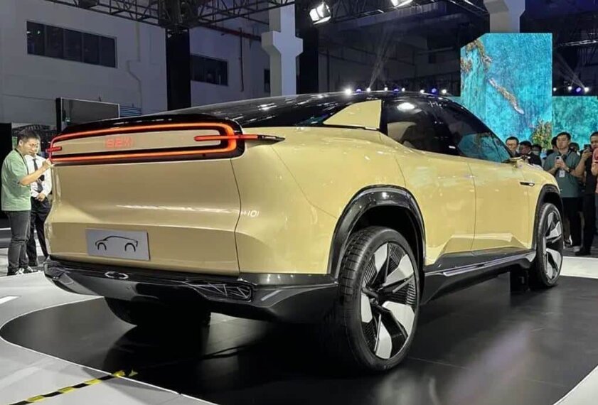 Кроссовер-пикап, спутниковая связь и дисплей над бампером: Changan представила электрокар Qiyuan CD701