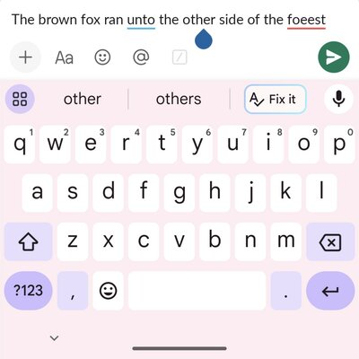 Google начинает внедрять ИИ-функцию проверки правописания в Gboard на Android