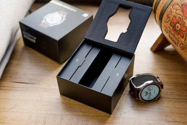 Удобные и живучие часы без компромиссов: обзор Huawei Watch GT 4 — Комплектация и упаковка. 3
