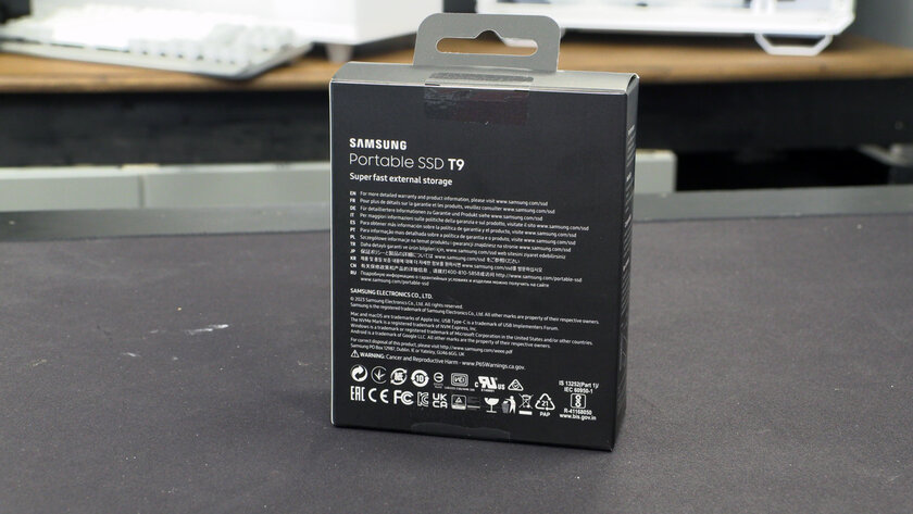 Почти идеальный портативный SSD с ужасным корпусом: обзор Samsung T9 — Комплект поставки и дизайн корпуса. 2