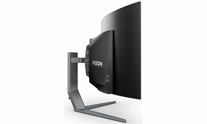OLED, 240 Гц и 44 дюйма: AOC представила слегка изогнутый игровой монитор