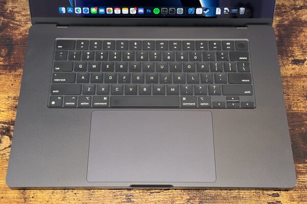 Если вам не нравились MacBook, то сейчас вы измените мнение. Обзор MacBook Pro на M3 Max — Внешность. 4