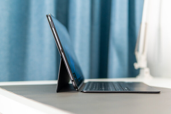 Этот планшет больше ноутбук, чем планшет. Обзор MateBook E (2023) с двумя USB и мощным процессором — Чехол и клавиатура. 3