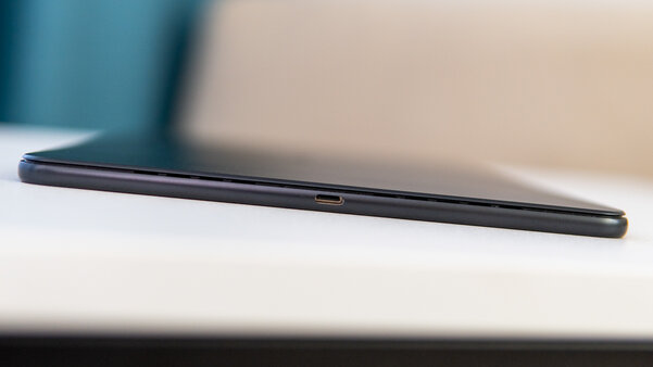 Этот планшет больше ноутбук, чем планшет. Обзор MateBook E (2023) с двумя USB и мощным процессором — Корпус и дисплей. 3
