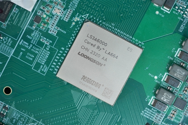 Представлены китайский процессор Loongson 3A6000 и первая материнская плата с его поддержкой и функцией разгона