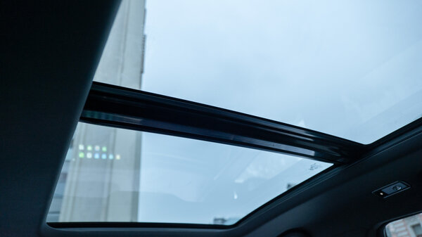 Большая и надёжная машина без переплаты. Обзор приятно удивляющего Jetour X90 Plus — Панорамная крыша с люком. 2