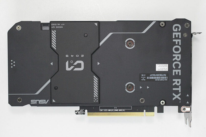 Видеокарта со слотом для SSD. В этом есть практический смысл, обзор ASUS GeForce RTX 4060 Ti Dual — Дизайн корпуса. 2