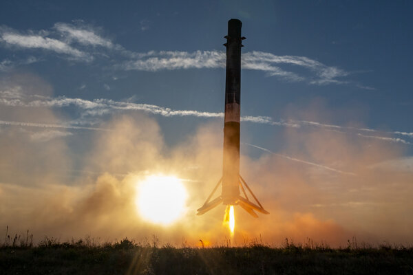 SpaceX запустила лунный модуль. В случае успеха это будет первая высадка на Луне частной компании