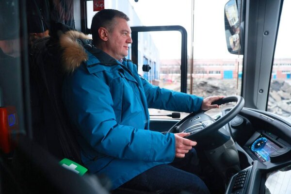 Новейший электробус КАМАЗ с ночной зарядкой вышел на маршрут в Санкт-Петербурге
