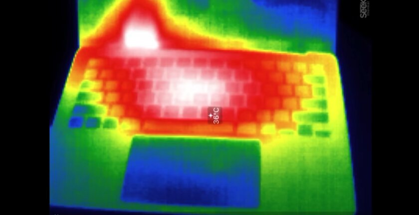 Можно буквально кипятить воду: новый MacBook Air на M3 нагревается до 114 °C в стресс-тесте