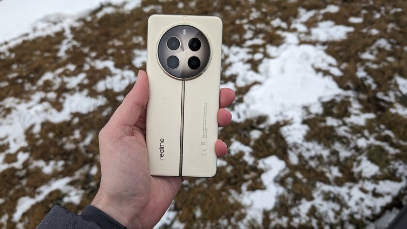 Приятный корпус, экран-водопад и достойная камера: первый взгляд на Realme 12 Pro+