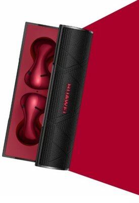 Оригинальный подарок женщине: Huawei представила наушники FreeBuds Lipstick 2 в виде помады-сумочки