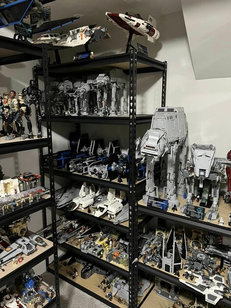 Так выглядит коллекция всех наборов по франшизе LEGO Star Wars с 1999 по 2023 год
