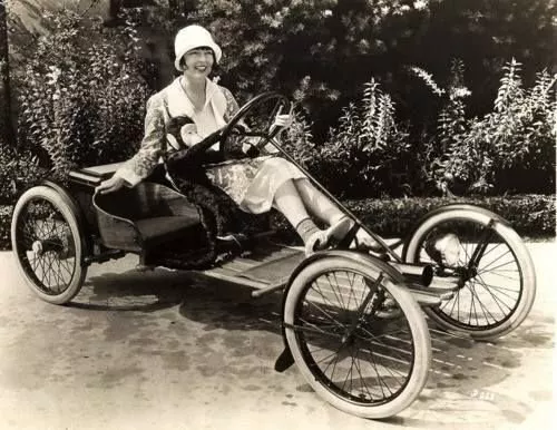 В интернете продают электромобиль 1924 года выпуска — Auto Red Bug