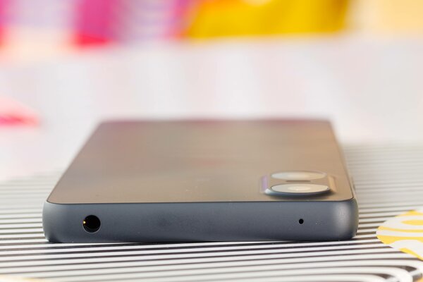 Обзор Xperia 10 VI: хотя бы здесь Sony не изменила своим традициям — Дизайн. 6