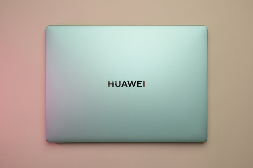 Тонкий, лёгкий и невероятно мощный: обзор Huawei MateBook 14 2024 — Дизайн корпуса. 2