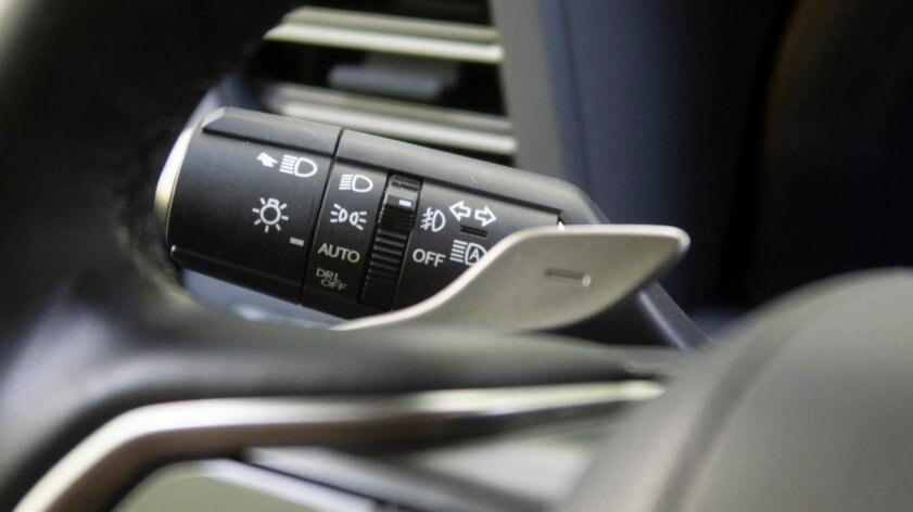 Крупный внедорожник, испытанный на прочность отрядом питомцев: обзор Lexus GX 550 Overtrail (2024) — Материалы и компоновка салона. 2