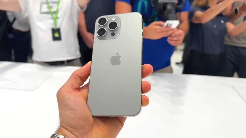 Все цвета iPhone 16 и 16 Pro вживую: сравнение расцветок на натуральных фото — Цвета iPhone 16 Pro и iPhone 16 Pro Max. 6