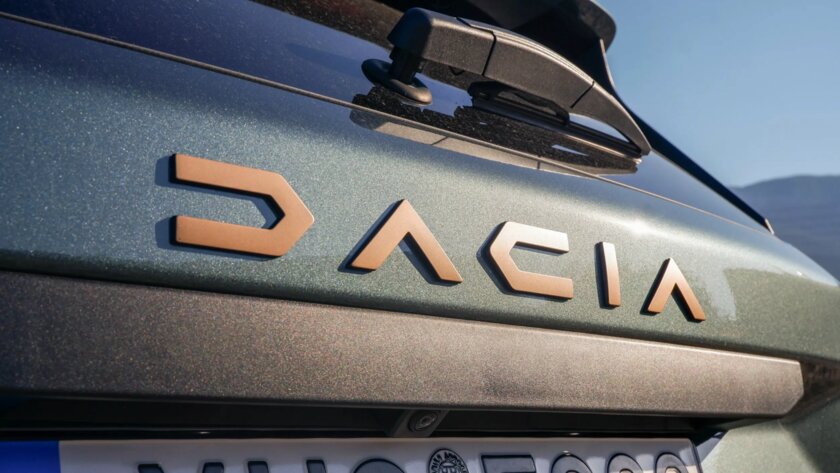 Король доступных внедорожников? Обзор Dacia Duster 2024 года — Мотор, работающий на сжиженном газе. 7