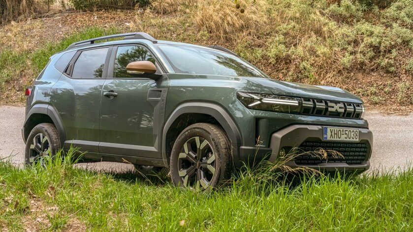 Король доступных внедорожников? Обзор Dacia Duster 2024 года — Конкуренты. 4