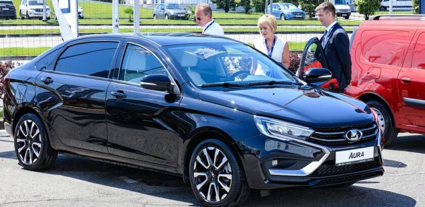 В России стартовала серийная сборка LADA Aura: автомобиль создали на базе Vesta