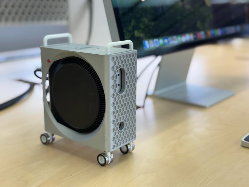 Энтузиаст напечатал корпус в стиле Mac Pro для нового Mac mini. Да, колёса тоже на месте