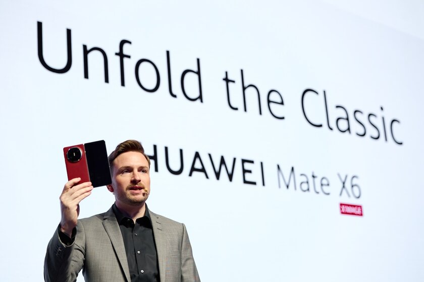 HUAWEI провела крупную презентацию в Дубае: показала Mate X6, наушники и многое другое