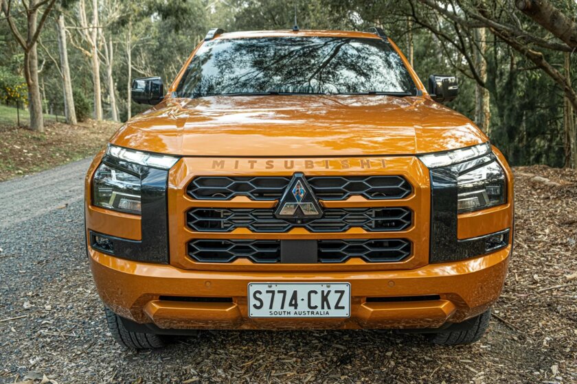 Яркий, комфортный и слегка устаревший уже на релизе: обзор Mitsubishi Triton GSR 2025 — Отзыв. 1