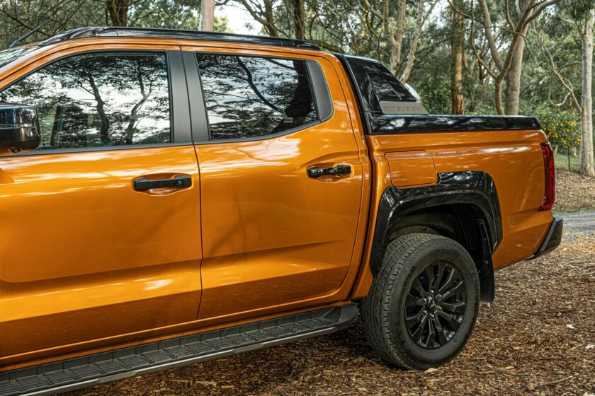 Яркий, комфортный и слегка устаревший уже на релизе: обзор Mitsubishi Triton GSR 2025 — Отзыв. 3