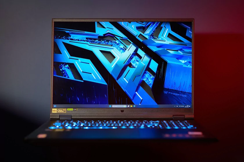 RTX 4090 и 64 ГБ ОЗУ: обзор ноутбука Acer Predator Helios 18, который мощнее большинства десктопов — Дисплей. 1