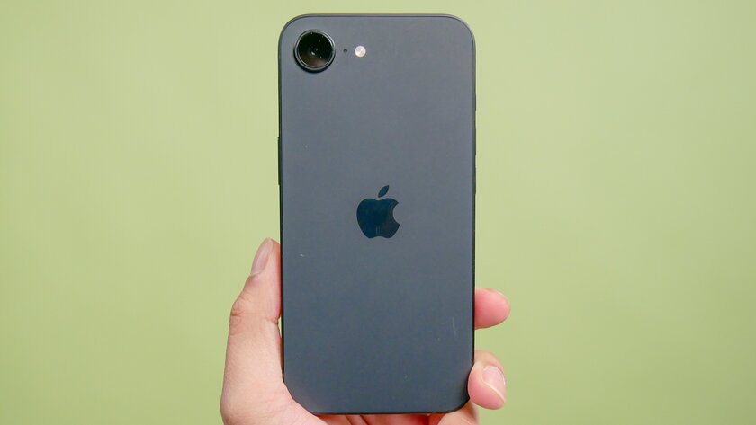 Обзор iPhone 16e (против iPhone 16 и Pixel 8a): хейтеры обрадуются, фанаты тоже — Дизайн. 1