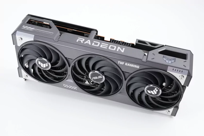 Лучше RTX 5070, а стоит столько же: обзор ASUS Radeon RX 9070 TUF OC — Дизайн корпуса. 2