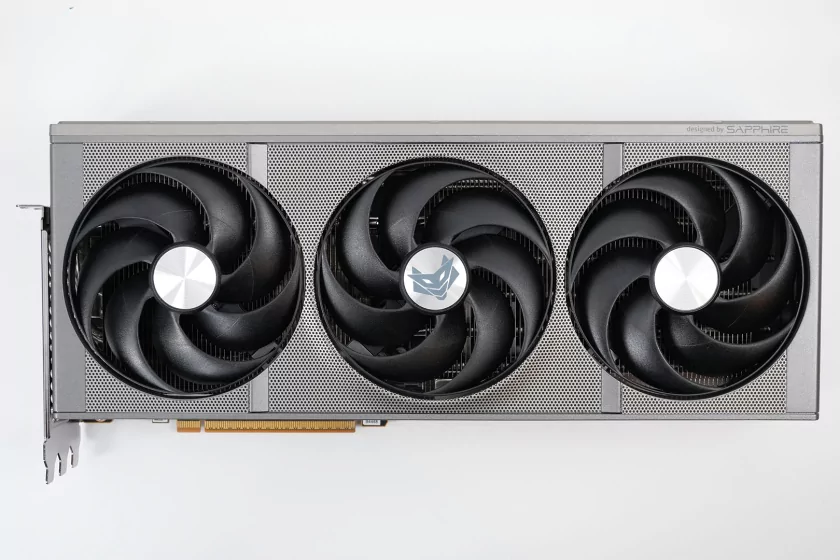 Производительность RTX 5070 Ti по более выгодной цене: обзор стильной Sapphire Radeon RX 9070 XT Nitro+ — Дизайн корпуса. 2