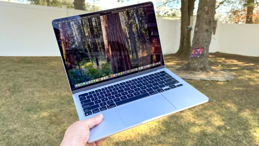 Обзор подешевевшего MacBook Air M4 — это ноутбук №1, теперь даже хейтеры согласятся — Дисплей и звук. 5