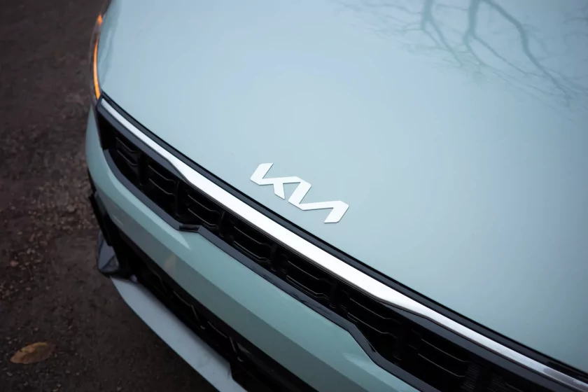 Технологичный, недорогой и продуманный седан: обзор Kia K4 2025 — Дизайн кузова. 6