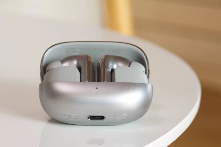 Наконец — хорошие наушники без переплаты? Обзор Xiaomi Buds 5 Pro