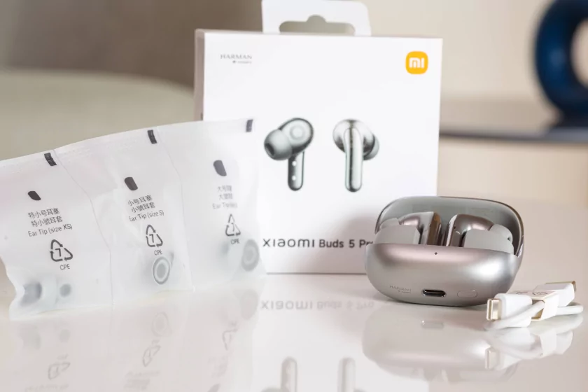 Наконец — хорошие наушники без переплаты? Обзор Xiaomi Buds 5 Pro — Дизайн. 1